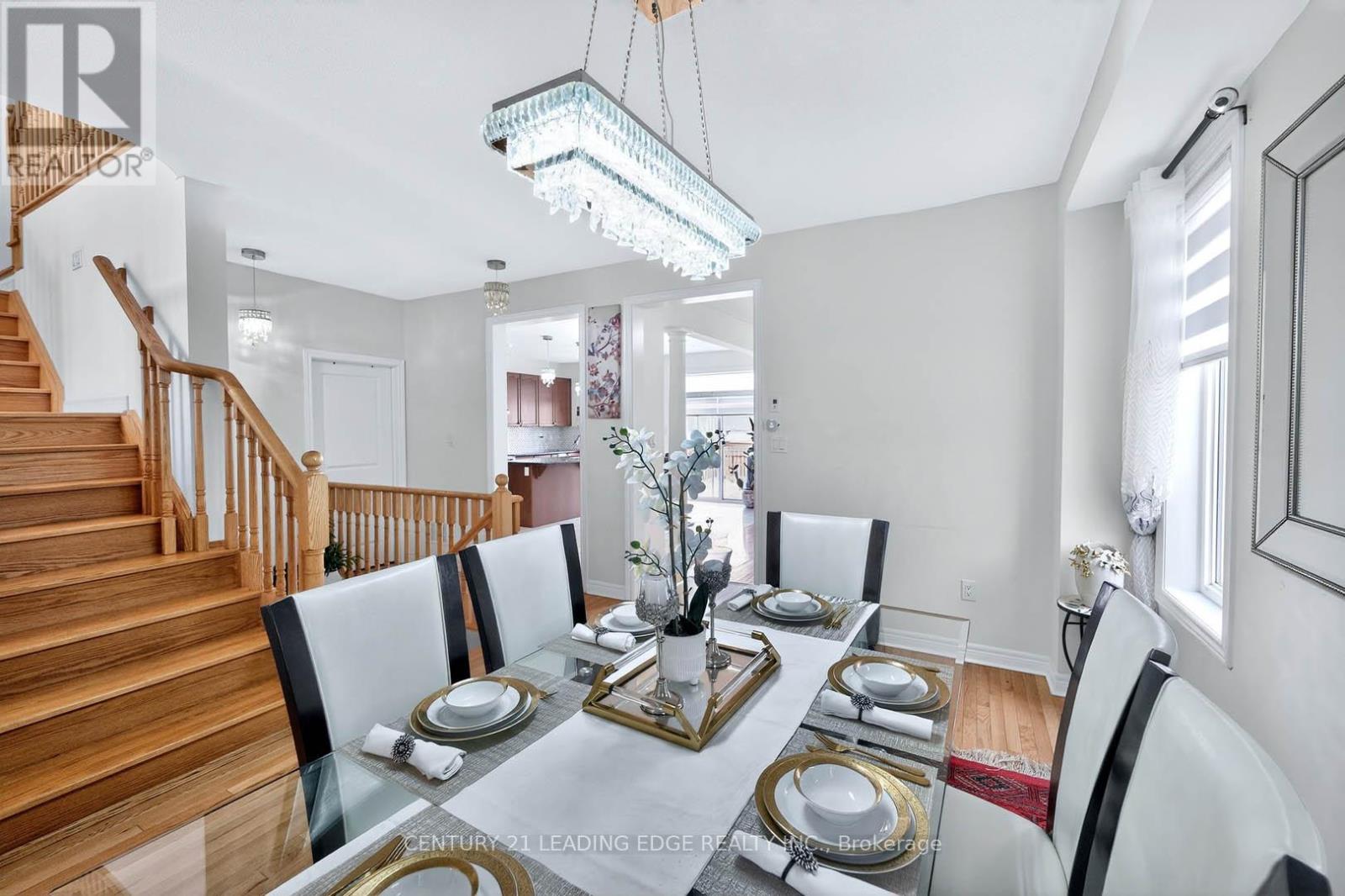 34 Buttonleaf Crescent, Whitchurch-Stouffville, Ontario  L4A 4P5 - Photo 5 - N12924422