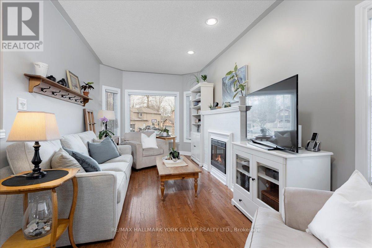 22 Margaret Place, Georgina, Ontario  L4P 3X2 - Photo 11 - N12924592