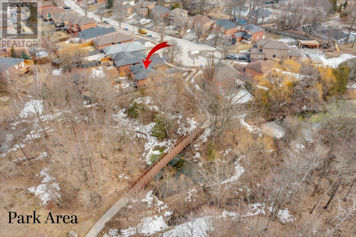 22 Margaret Place, Georgina, Ontario  L4P 3X2 - Photo 4 - N12924592