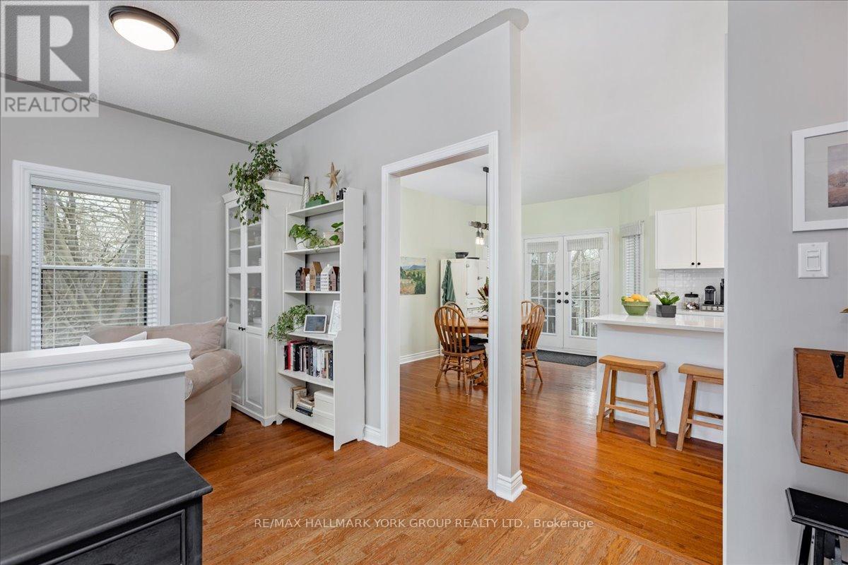 22 Margaret Place, Georgina, Ontario  L4P 3X2 - Photo 9 - N12924592