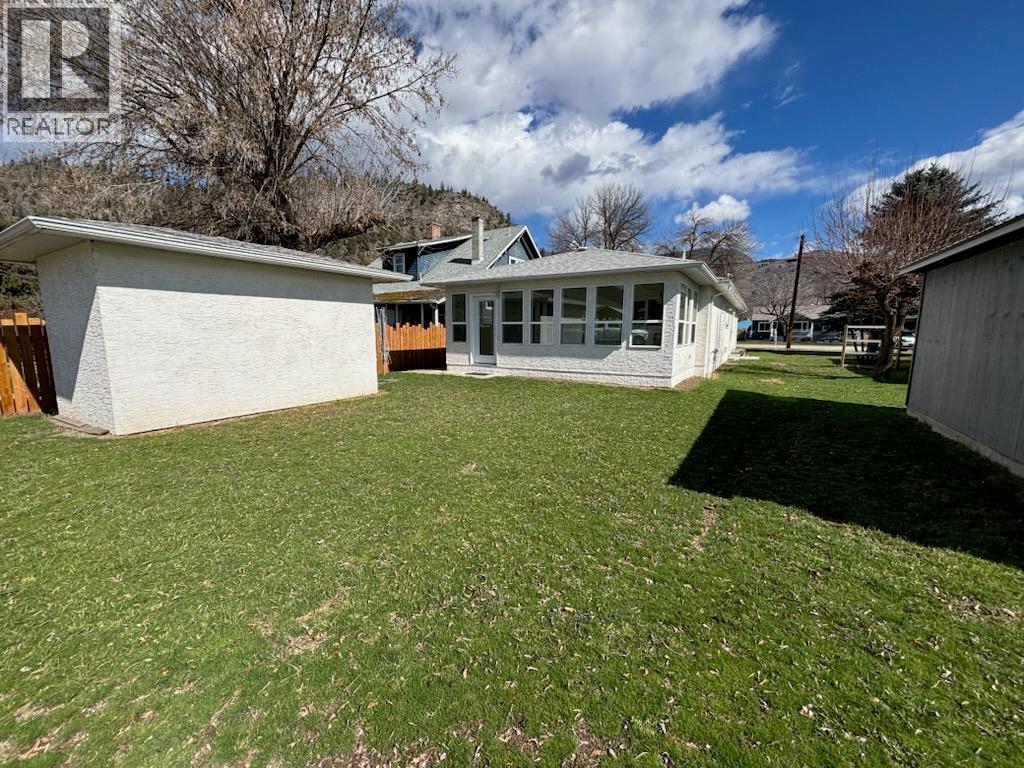 7529 11th Street, Grand Forks, British Columbia  V0H 1H0 - Photo 1 - 10380416