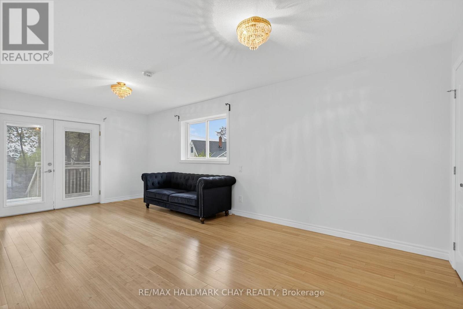 29 Oakley Park Square, Barrie (Wellington), Ontario  L4M 2K2 - Photo 17 - S12924452