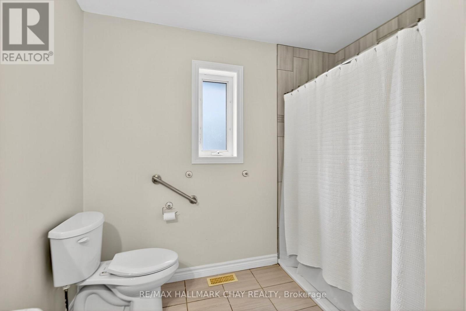 29 Oakley Park Square, Barrie (Wellington), Ontario  L4M 2K2 - Photo 21 - S12924452