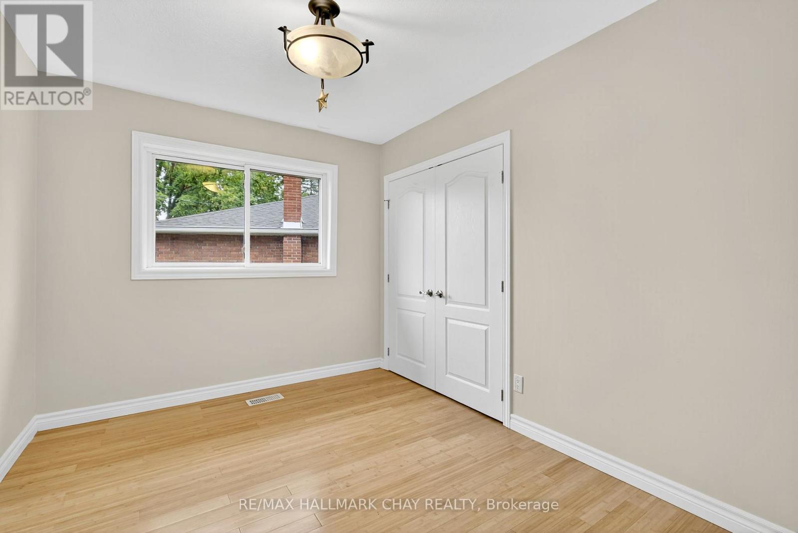 29 Oakley Park Square, Barrie (Wellington), Ontario  L4M 2K2 - Photo 22 - S12924452