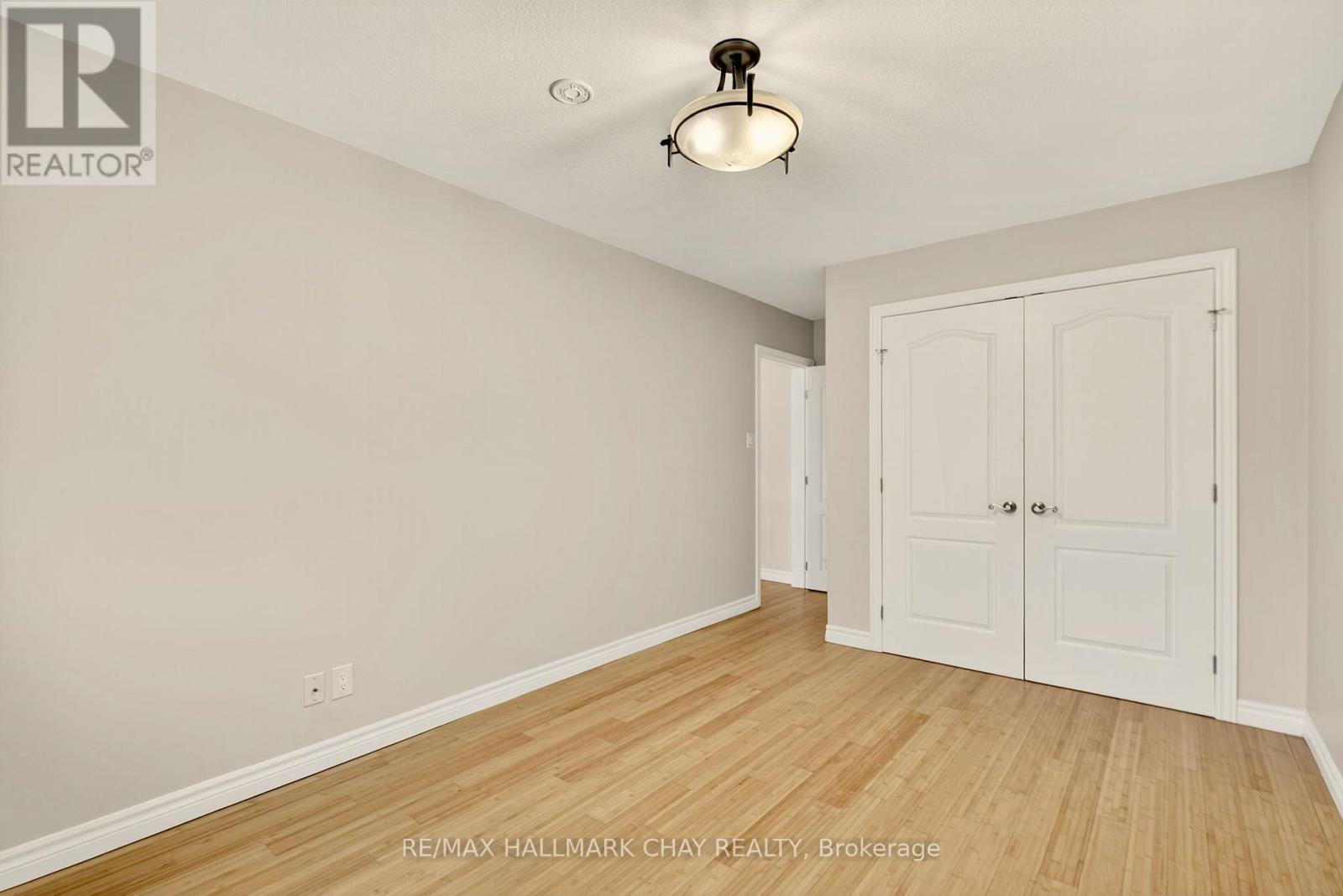 29 Oakley Park Square, Barrie (Wellington), Ontario  L4M 2K2 - Photo 23 - S12924452