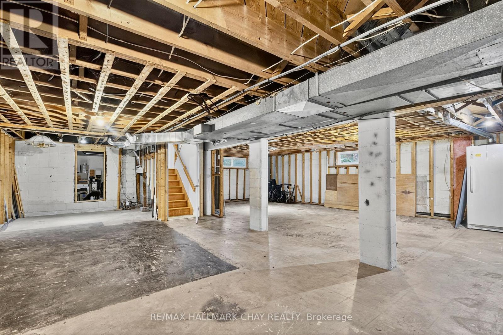 29 Oakley Park Square, Barrie (Wellington), Ontario  L4M 2K2 - Photo 25 - S12924452