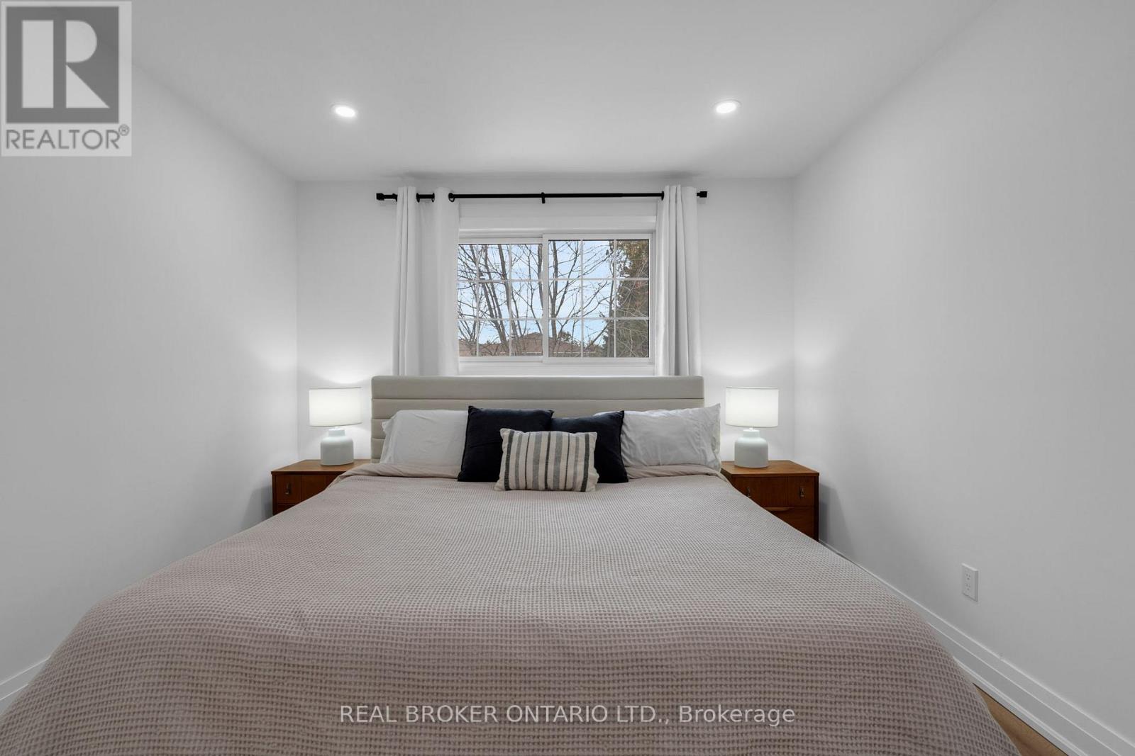 15 Buchanan Street, Barrie, Ontario  L4M 6B7 - Photo 19 - S12924506