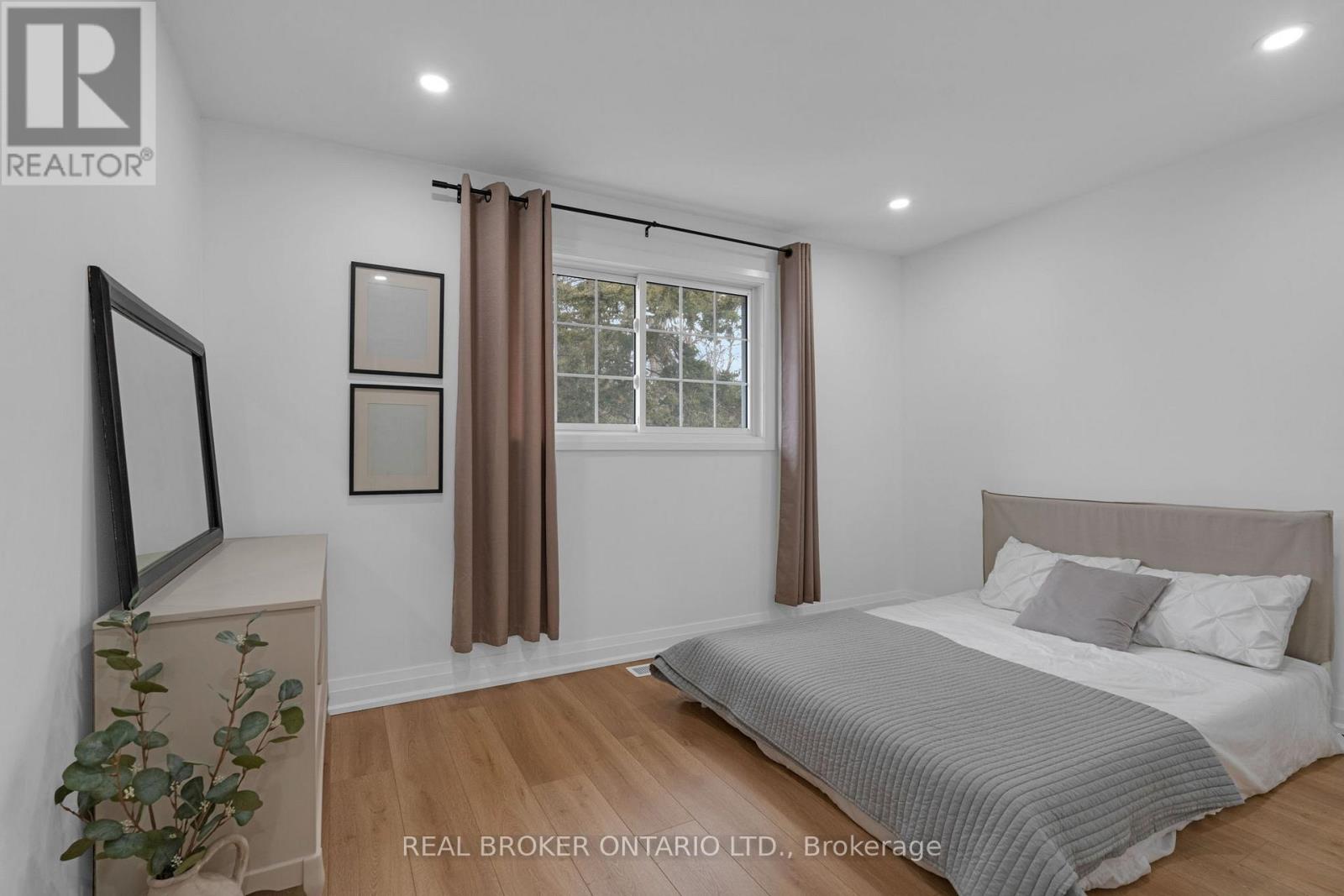 15 Buchanan Street, Barrie, Ontario  L4M 6B7 - Photo 21 - S12924506