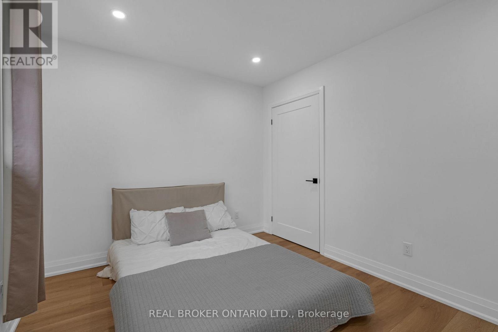 15 Buchanan Street, Barrie, Ontario  L4M 6B7 - Photo 22 - S12924506