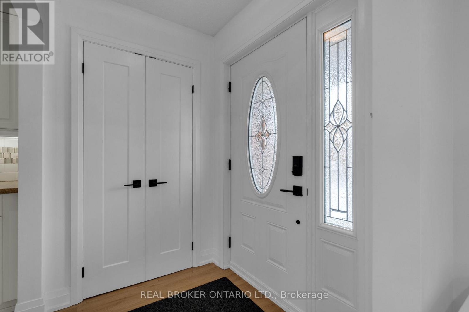 15 Buchanan Street, Barrie, Ontario  L4M 6B7 - Photo 4 - S12924506