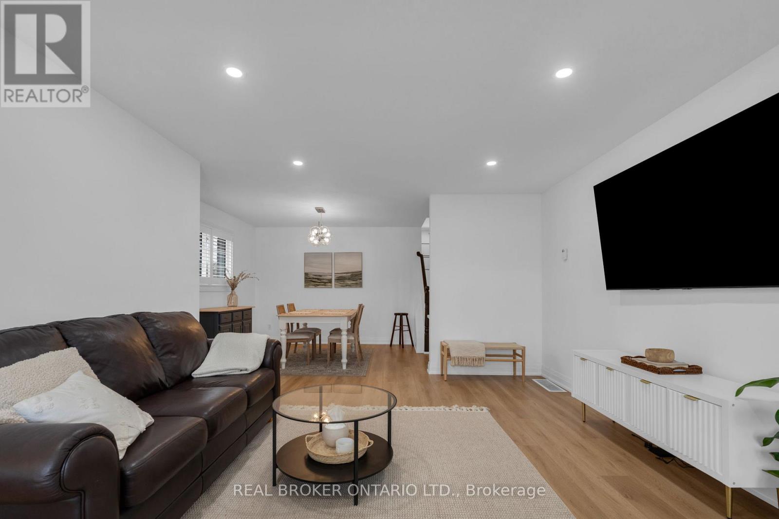 15 Buchanan Street, Barrie, Ontario  L4M 6B7 - Photo 7 - S12924506