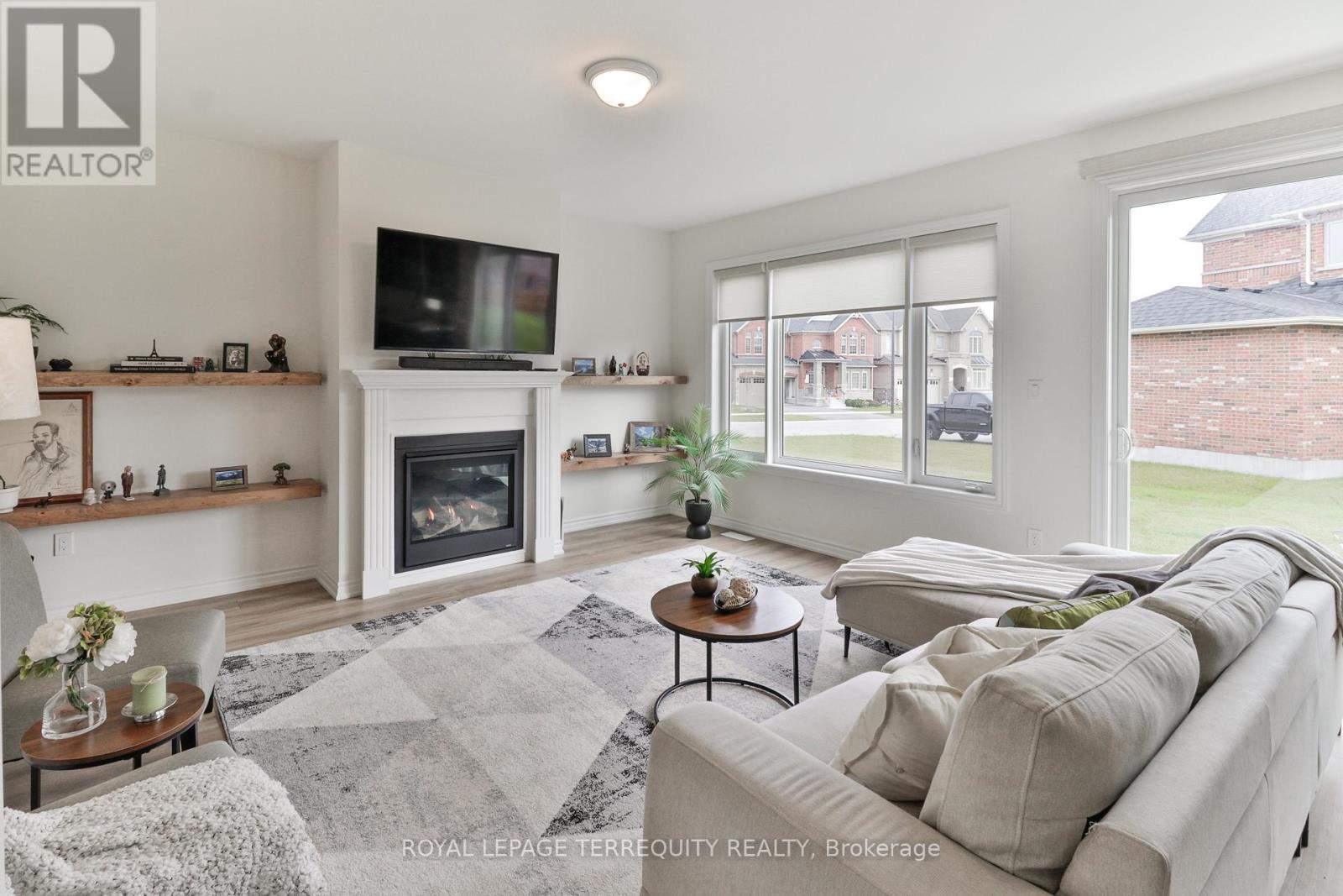 26 Sanford Circle, Springwater, Ontario  L9X 2A8 - Photo 11 - S12924562