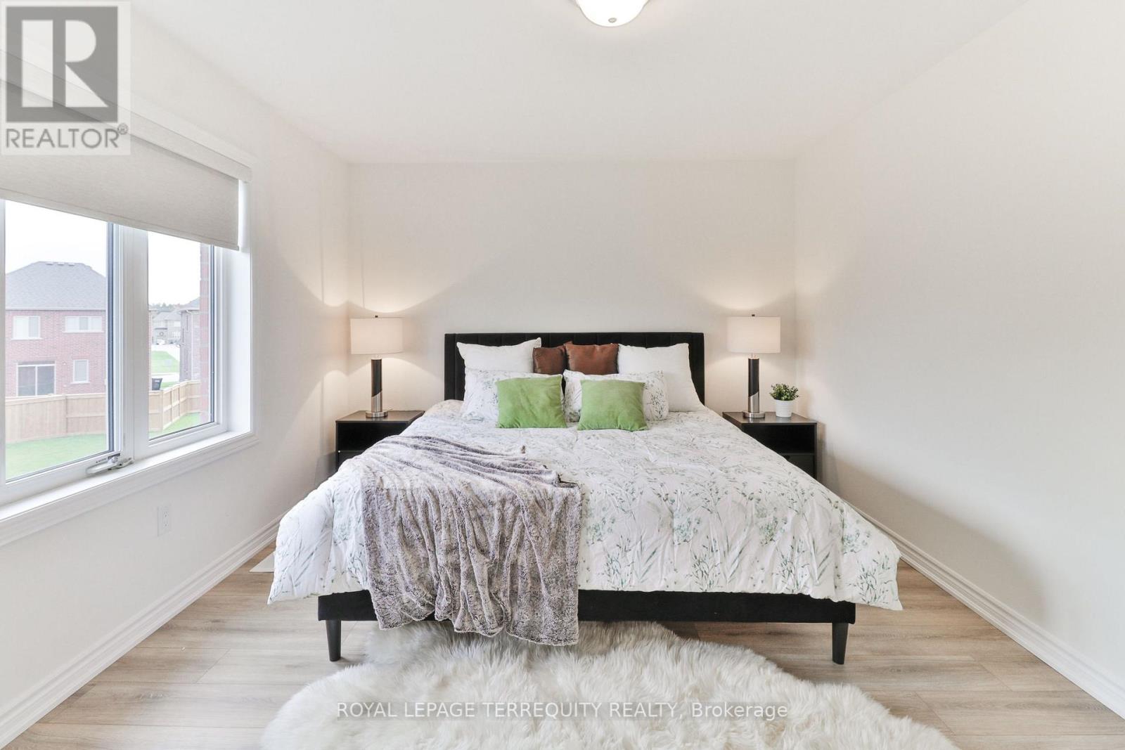 26 Sanford Circle, Springwater, Ontario  L9X 2A8 - Photo 16 - S12924562