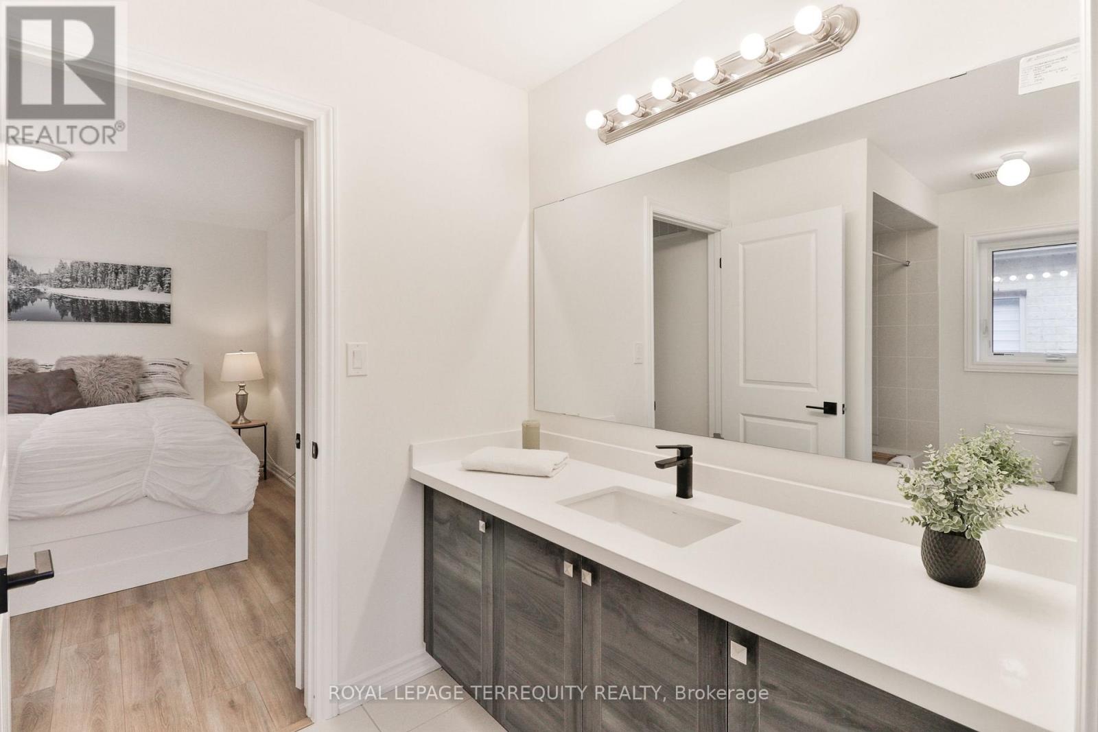 26 Sanford Circle, Springwater, Ontario  L9X 2A8 - Photo 21 - S12924562