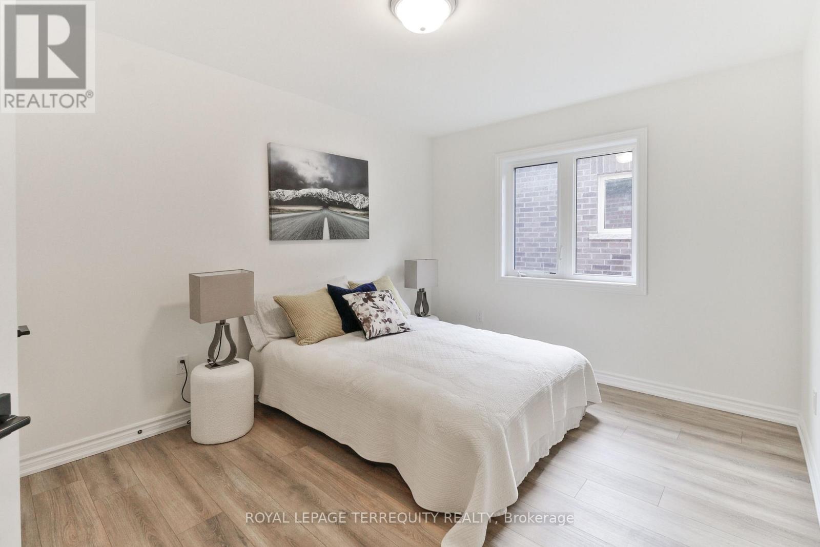 26 Sanford Circle, Springwater, Ontario  L9X 2A8 - Photo 25 - S12924562