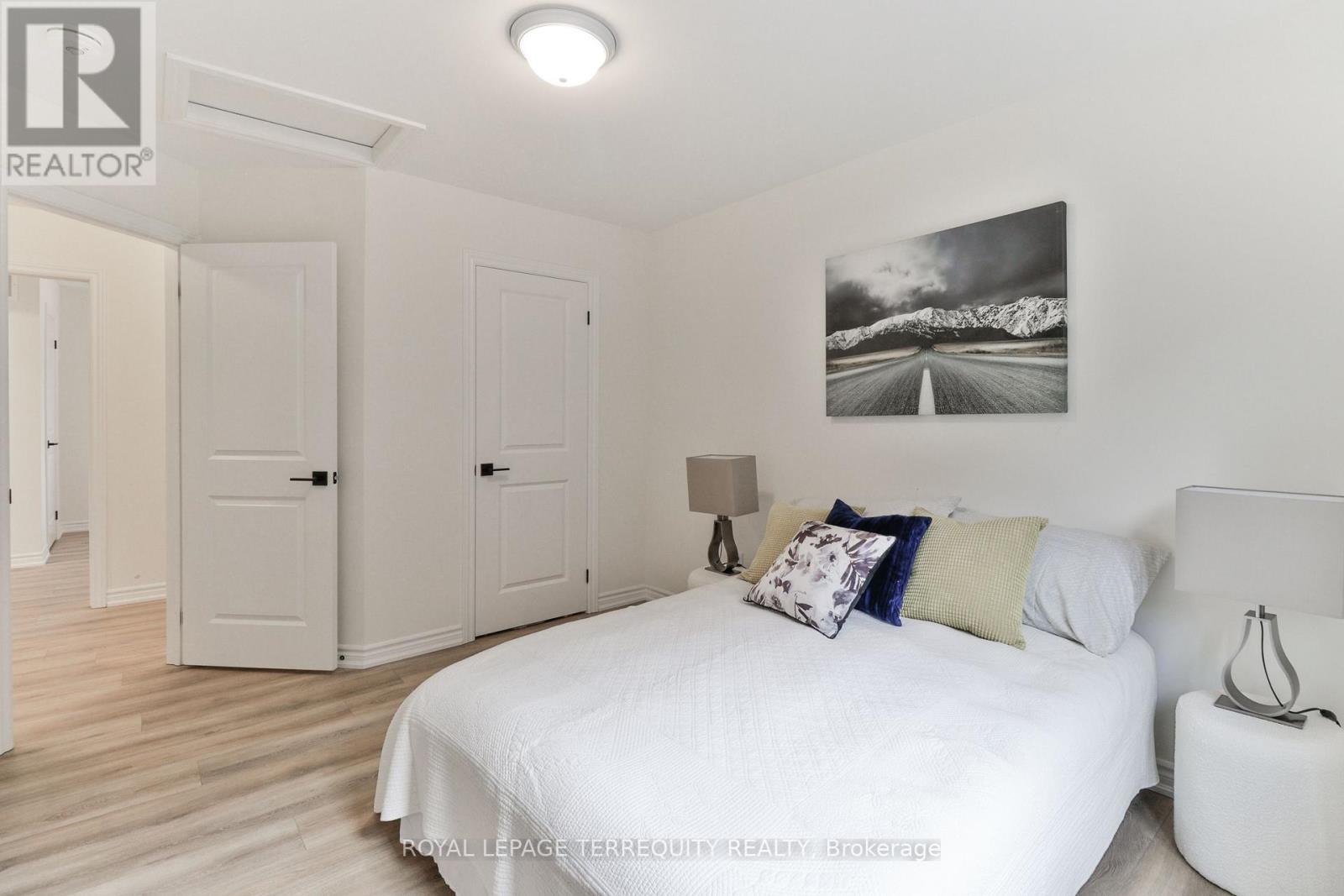 26 Sanford Circle, Springwater, Ontario  L9X 2A8 - Photo 26 - S12924562