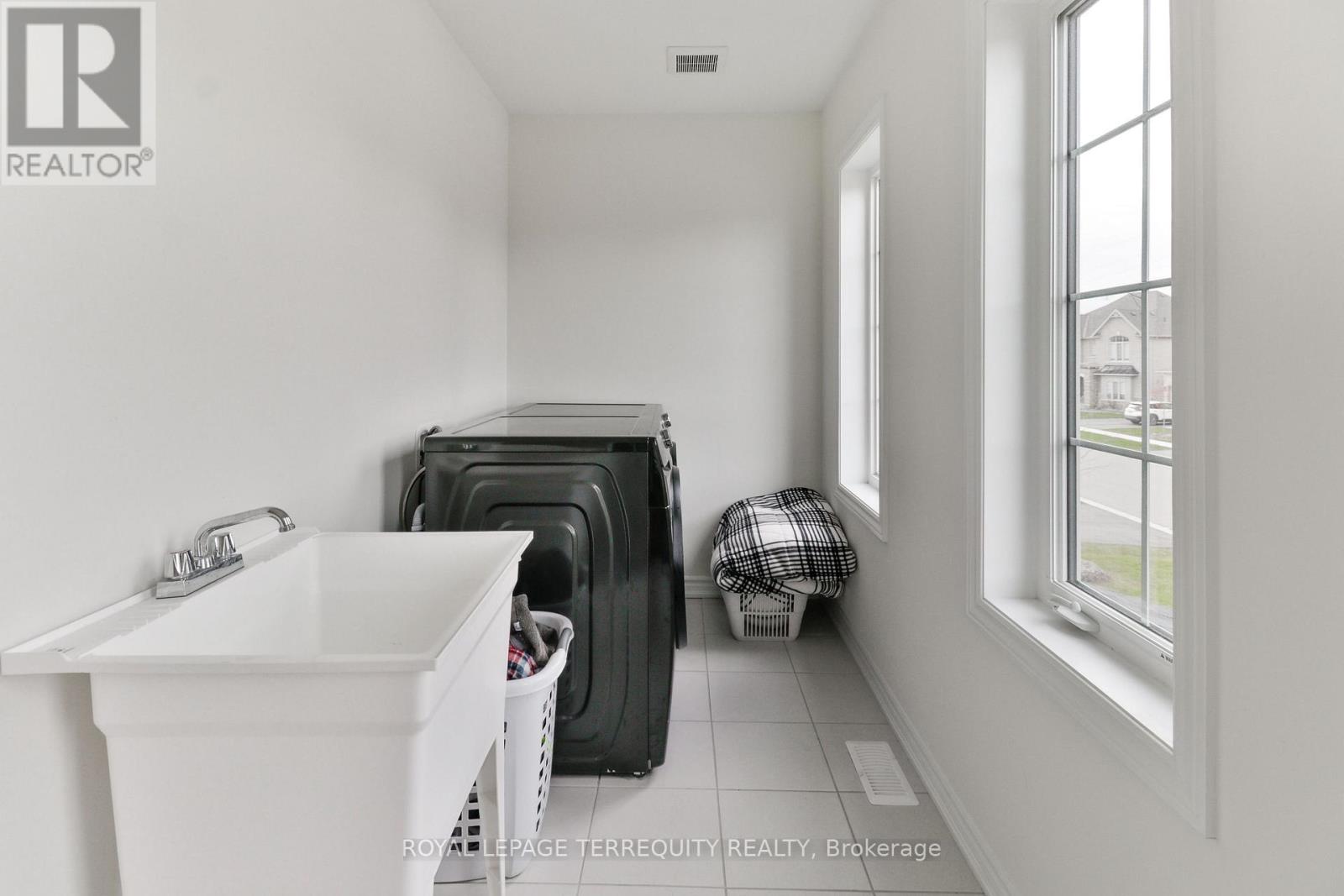 26 Sanford Circle, Springwater, Ontario  L9X 2A8 - Photo 28 - S12924562