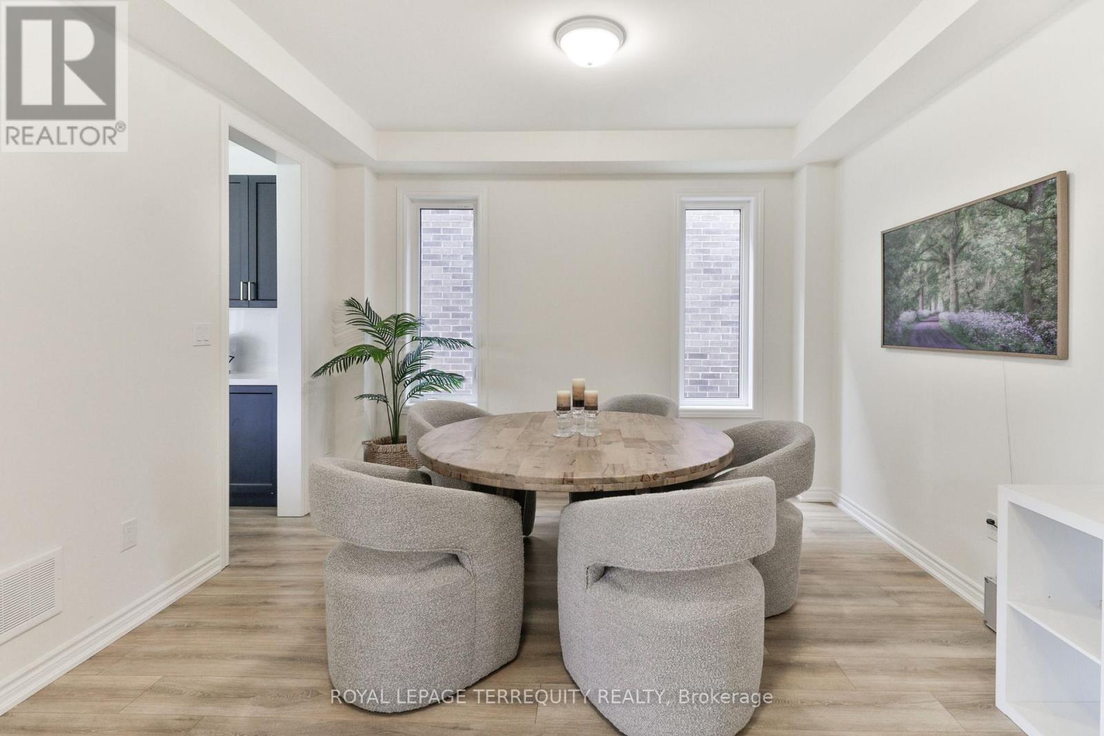 26 Sanford Circle, Springwater, Ontario  L9X 2A8 - Photo 6 - S12924562