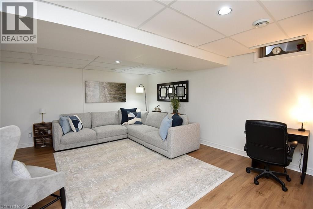 111 Magnolia Crescent, Grimsby, Ontario  L3M 5R5 - Photo 37 - 40814822