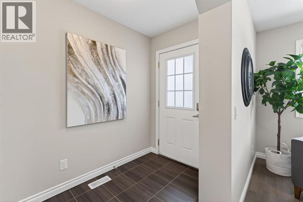 62 Mackenzie Way, Carstairs, Alberta  T0M 0N0 - Photo 5 - A2289385