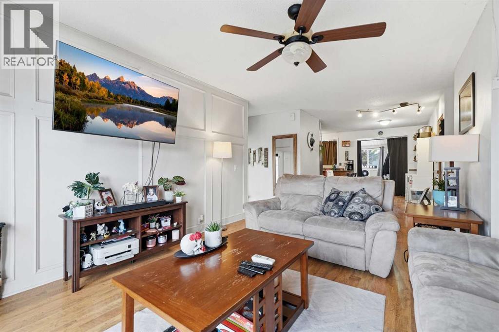 95 Summerwood Road, Airdrie, Alberta  T4B 1X1 - Photo 3 - A2294650