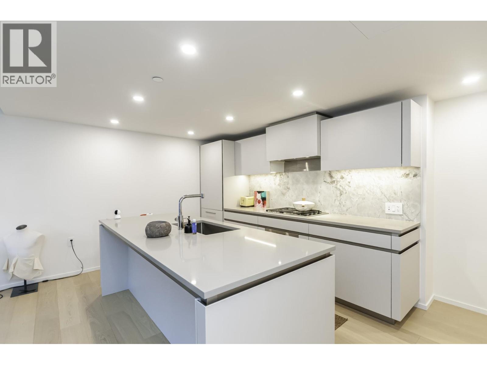 606 889 Pacific Street, Vancouver, British Columbia  V6Z 1C3 - Photo 13 - R3103709