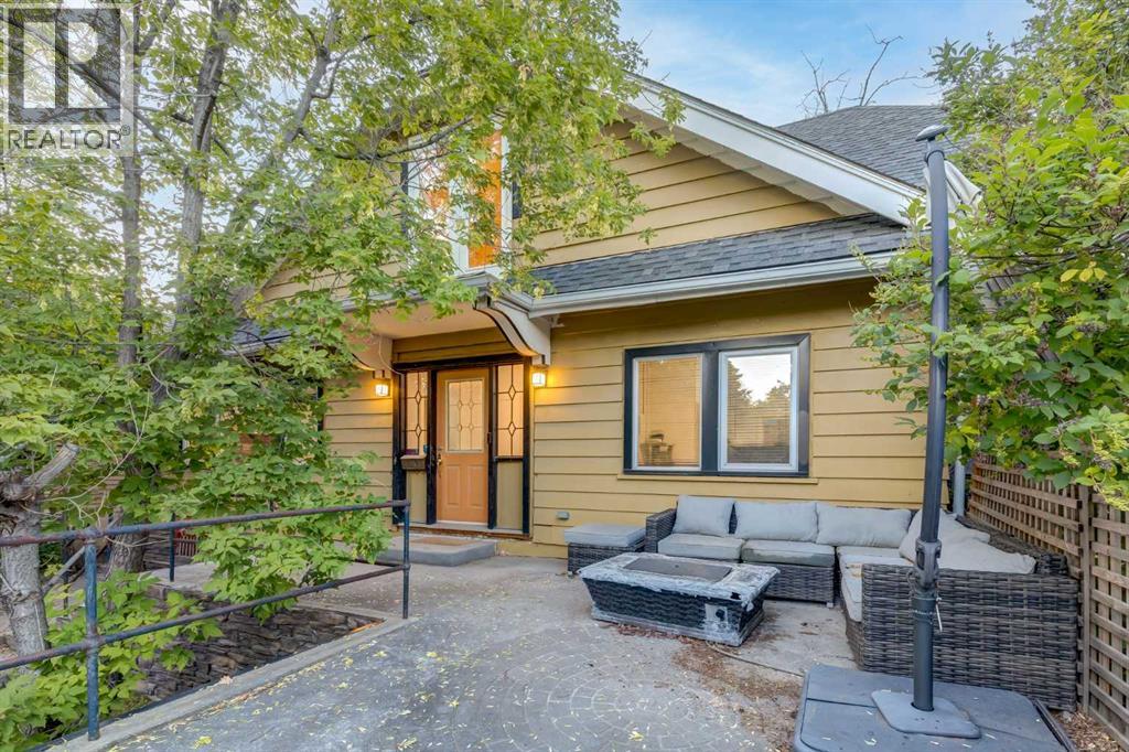 1424 Premier Way SW, Calgary, Alberta  T2T 1L9 - Photo 3 - A2296356