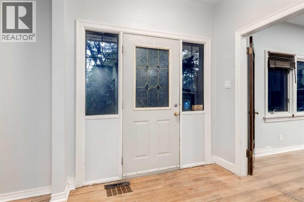 1424 Premier Way SW, Calgary, Alberta  T2T 1L9 - Photo 7 - A2296356