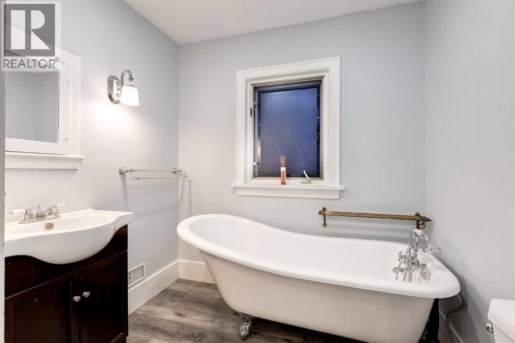 1424 Premier Way SW, Calgary, Alberta  T2T 1L9 - Photo 23 - A2296356