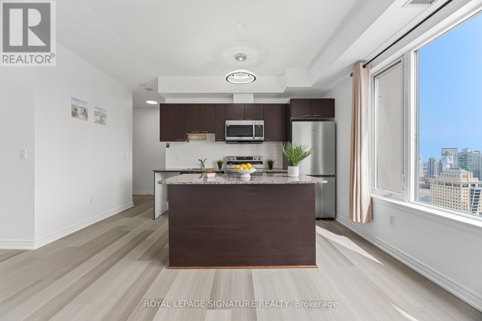 2608 - 385 Prince Of Wales Drive, Mississauga, Ontario  L5B 0C6 - Photo 10 - W12924444