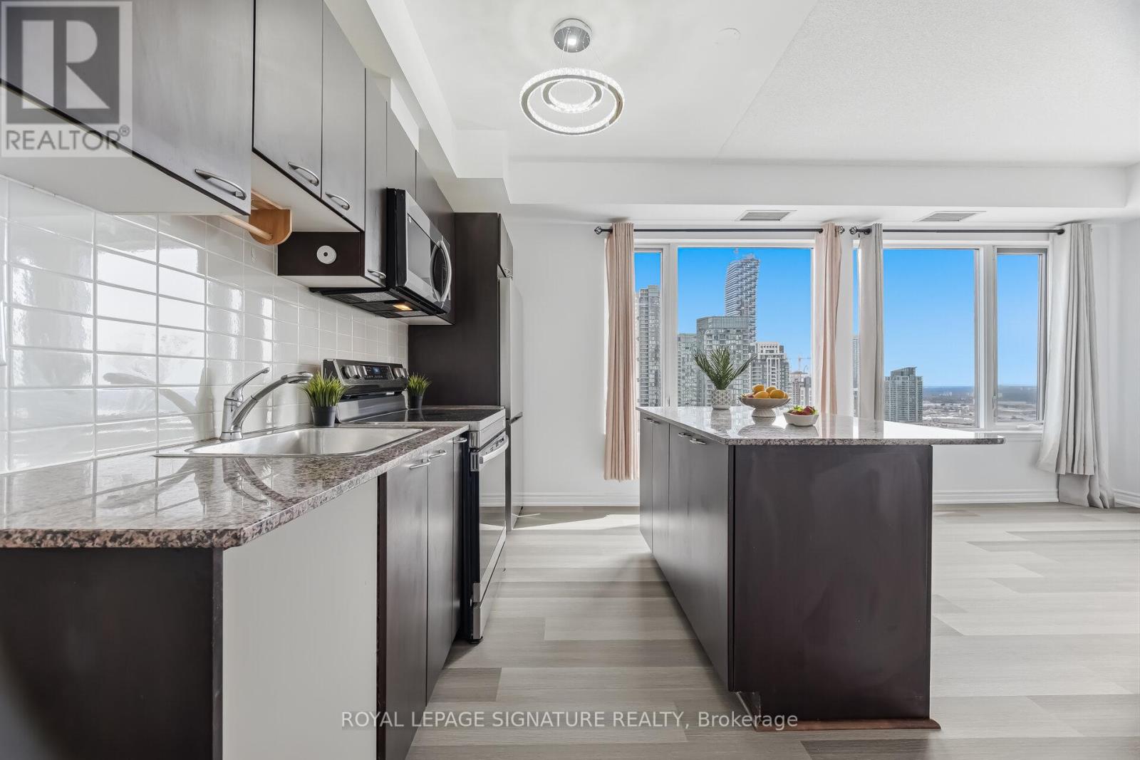 2608 - 385 Prince Of Wales Drive, Mississauga, Ontario  L5B 0C6 - Photo 12 - W12924444