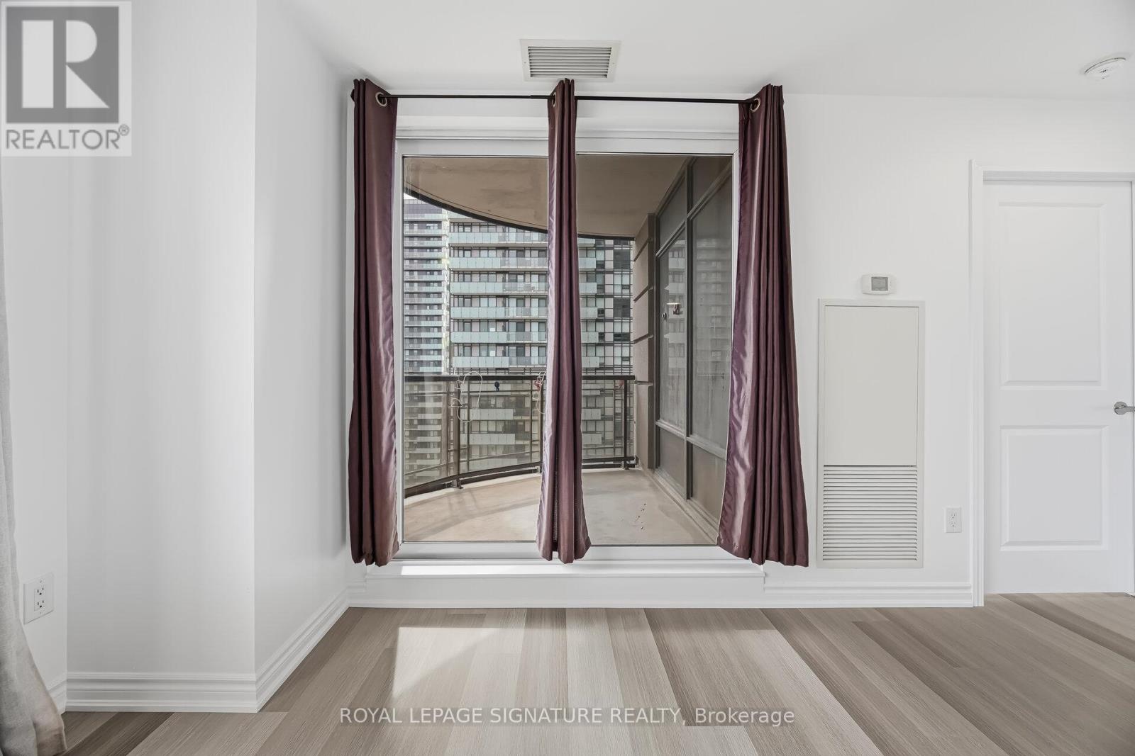 2608 - 385 Prince Of Wales Drive, Mississauga, Ontario  L5B 0C6 - Photo 29 - W12924444