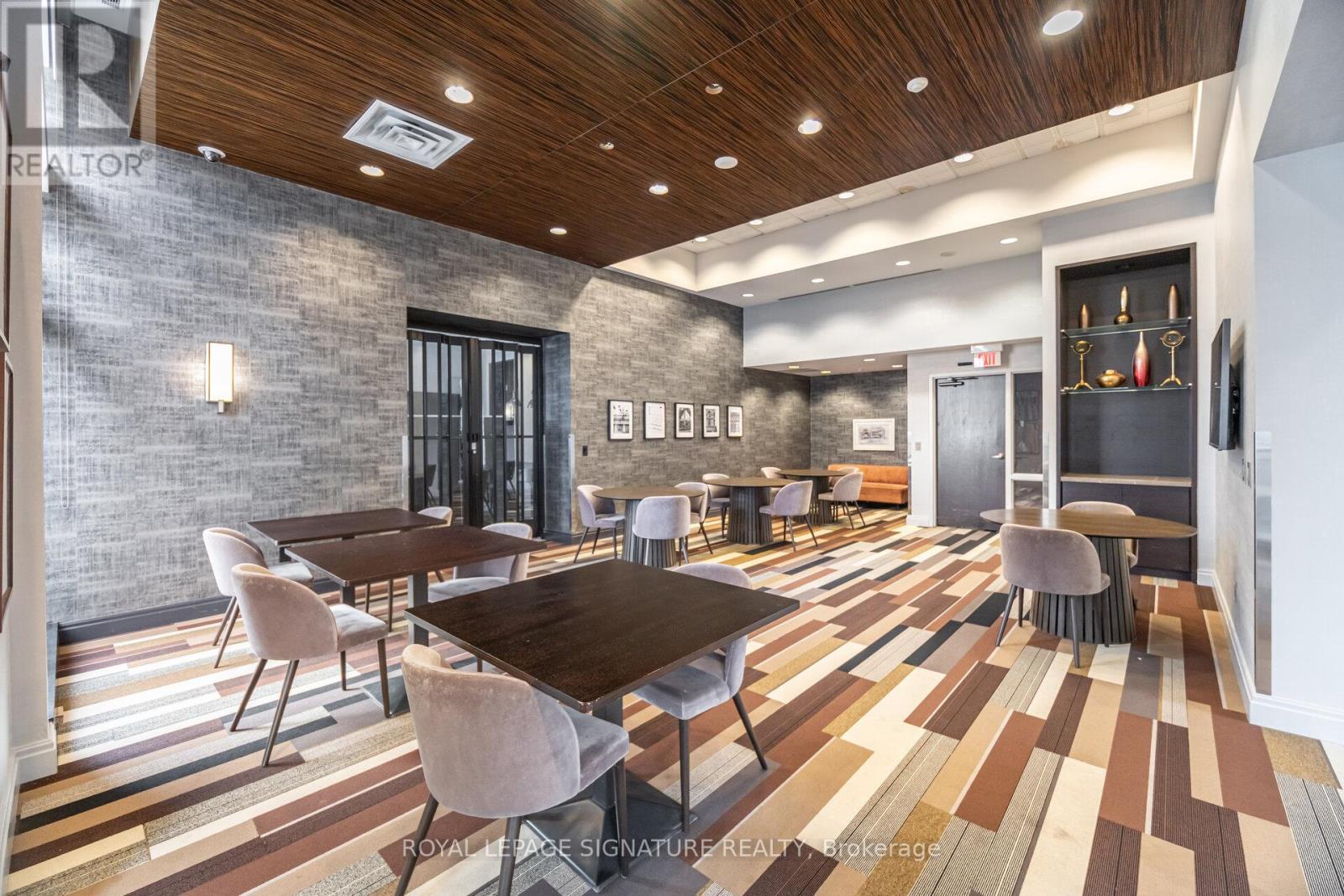 2608 - 385 Prince Of Wales Drive, Mississauga, Ontario  L5B 0C6 - Photo 38 - W12924444