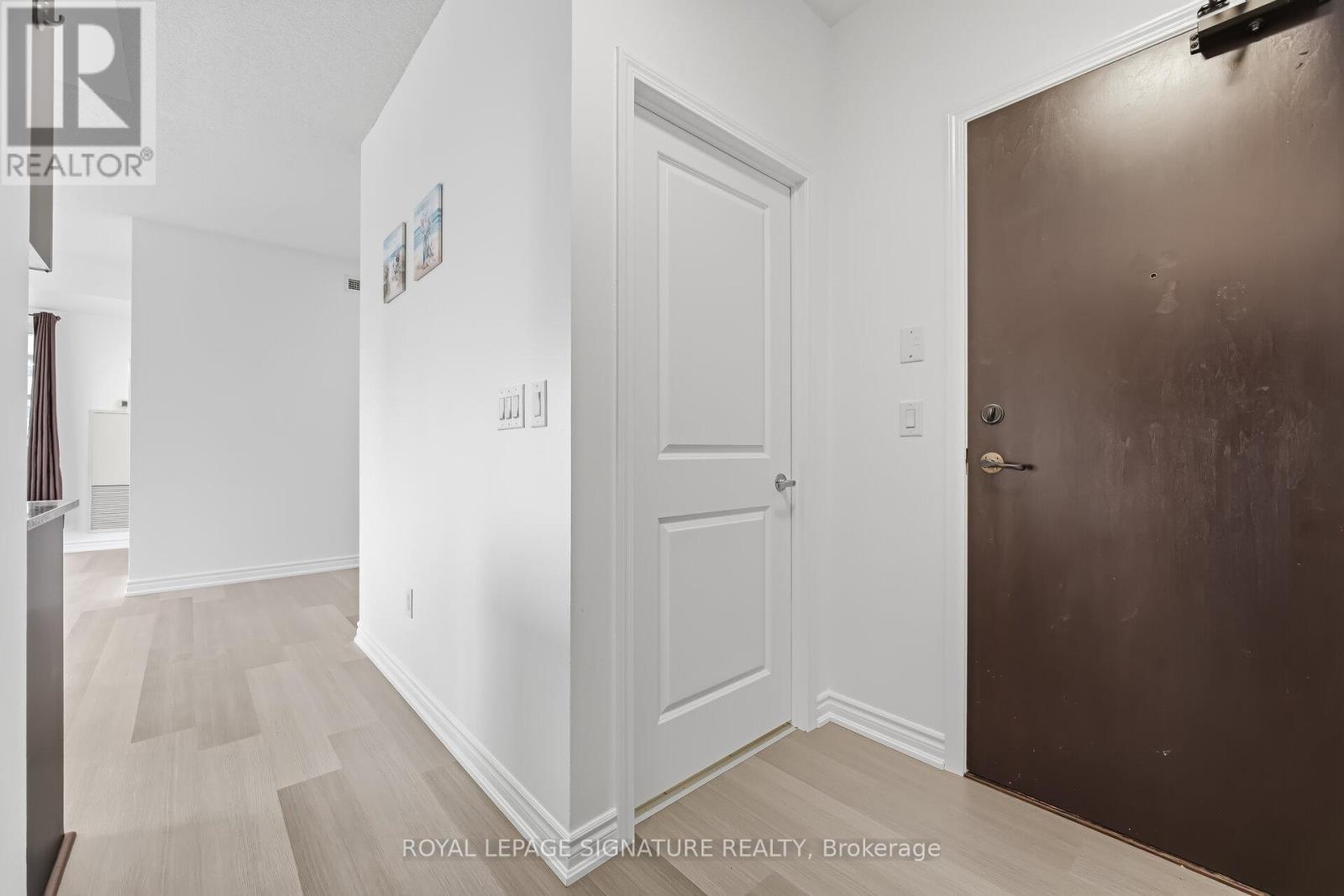 2608 - 385 Prince Of Wales Drive, Mississauga, Ontario  L5B 0C6 - Photo 8 - W12924444