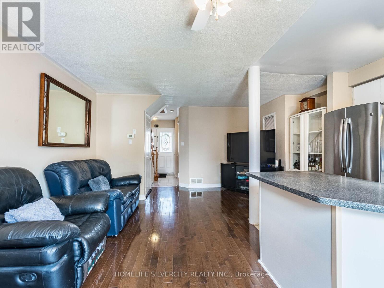 110 Richwood Crescent, Brampton, Ontario  L6X 4K7 - Photo 15 - W12924450