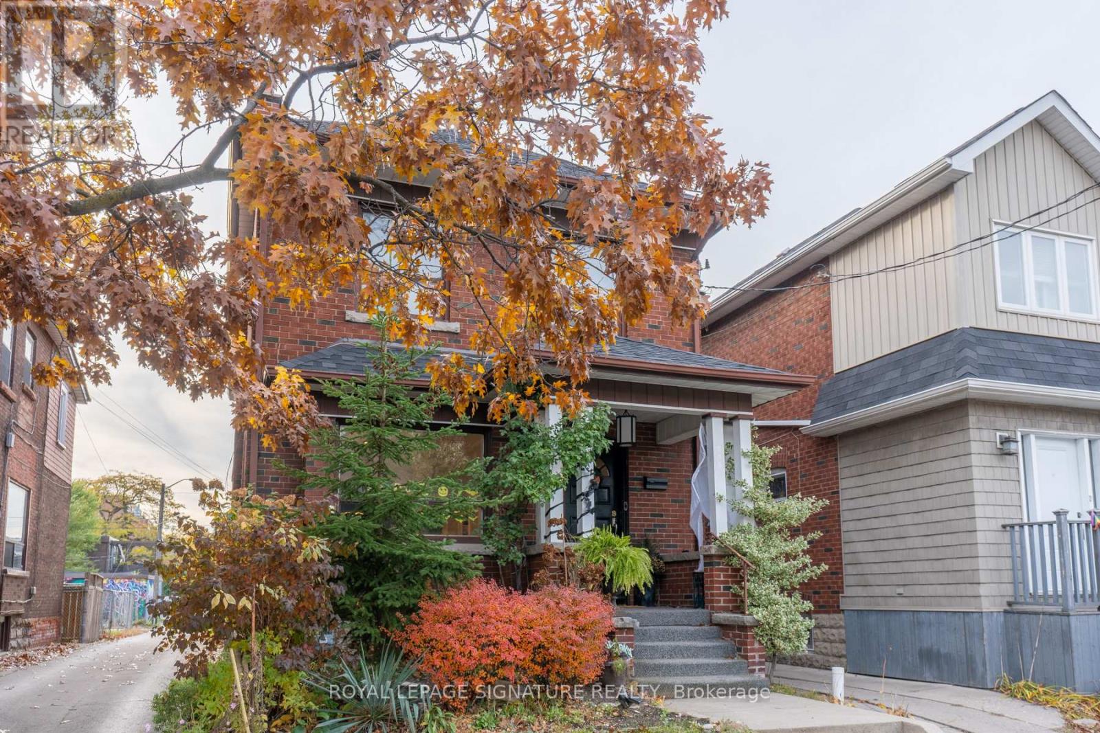 LOWER - 512 RUNNYMEDE ROAD, Toronto, Ontario