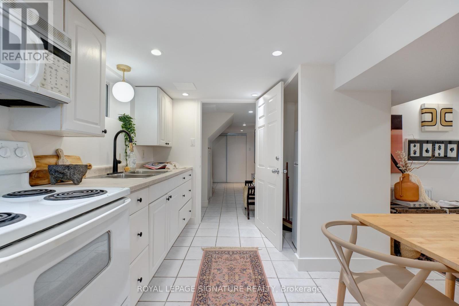 Lower - 512 Runnymede Road, Toronto, Ontario  M6S 2Z7 - Photo 8 - W12924462