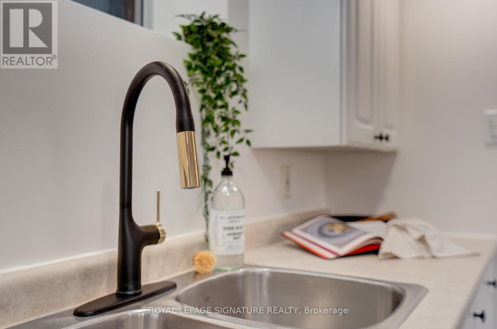 Lower - 512 Runnymede Road, Toronto, Ontario  M6S 2Z7 - Photo 9 - W12924462