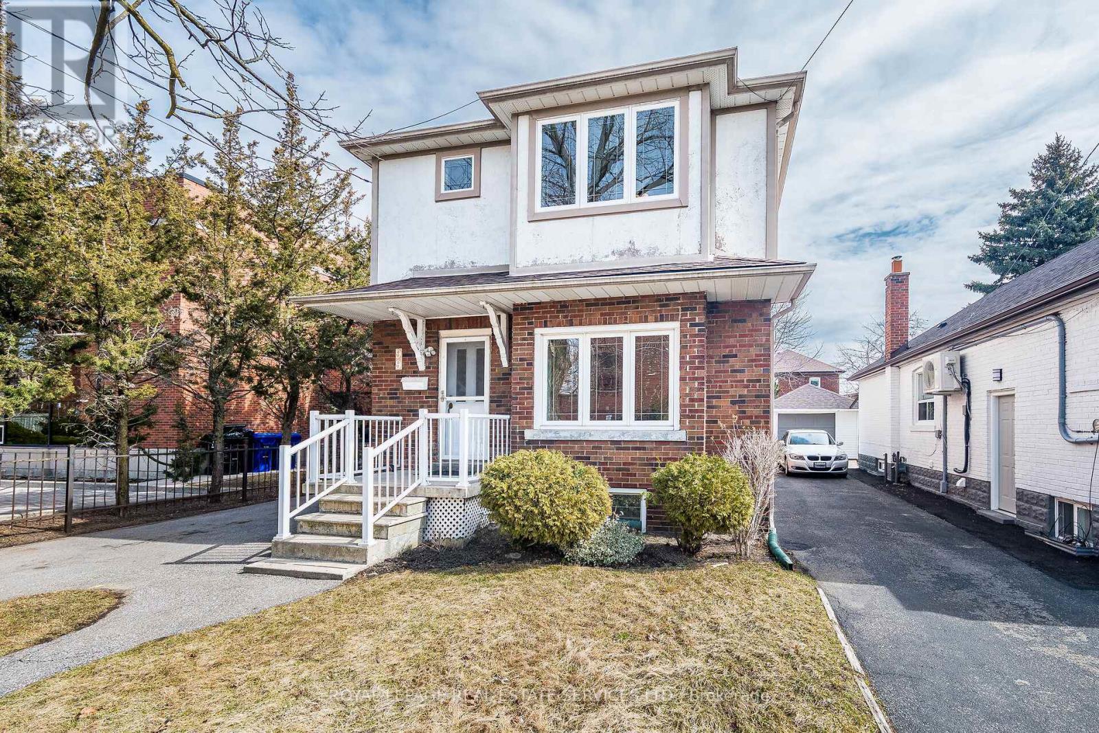 99 TWELFTH STREET, Toronto, Ontario