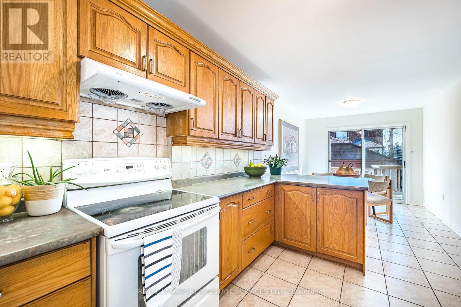 99 Twelfth Street, Toronto, Ontario  M8V 3G9 - Photo 12 - W12924514