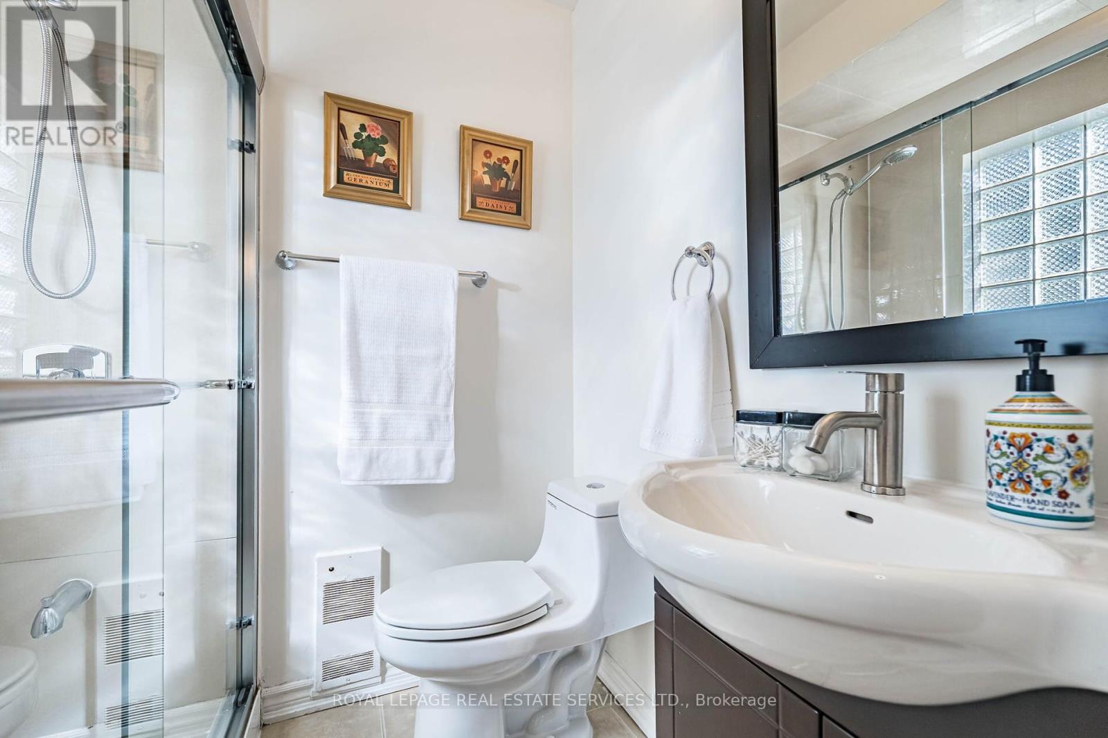 99 Twelfth Street, Toronto, Ontario  M8V 3G9 - Photo 22 - W12924514