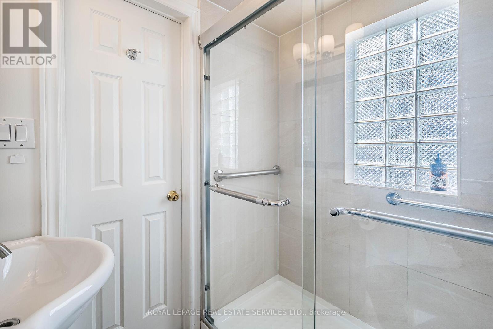 99 Twelfth Street, Toronto, Ontario  M8V 3G9 - Photo 23 - W12924514