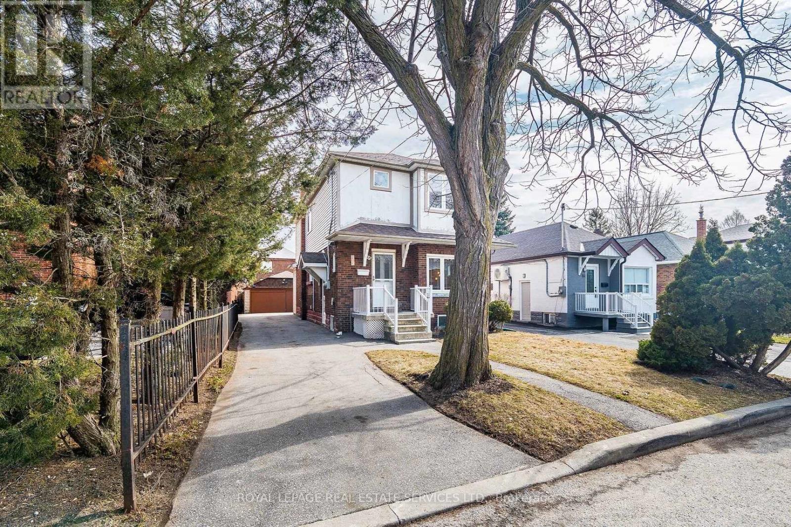 99 Twelfth Street, Toronto, Ontario  M8V 3G9 - Photo 3 - W12924514