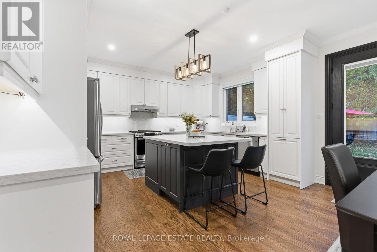 2372 Awenda Drive, Oakville, Ontario  L6H 7P7 - Photo 13 - W12924544