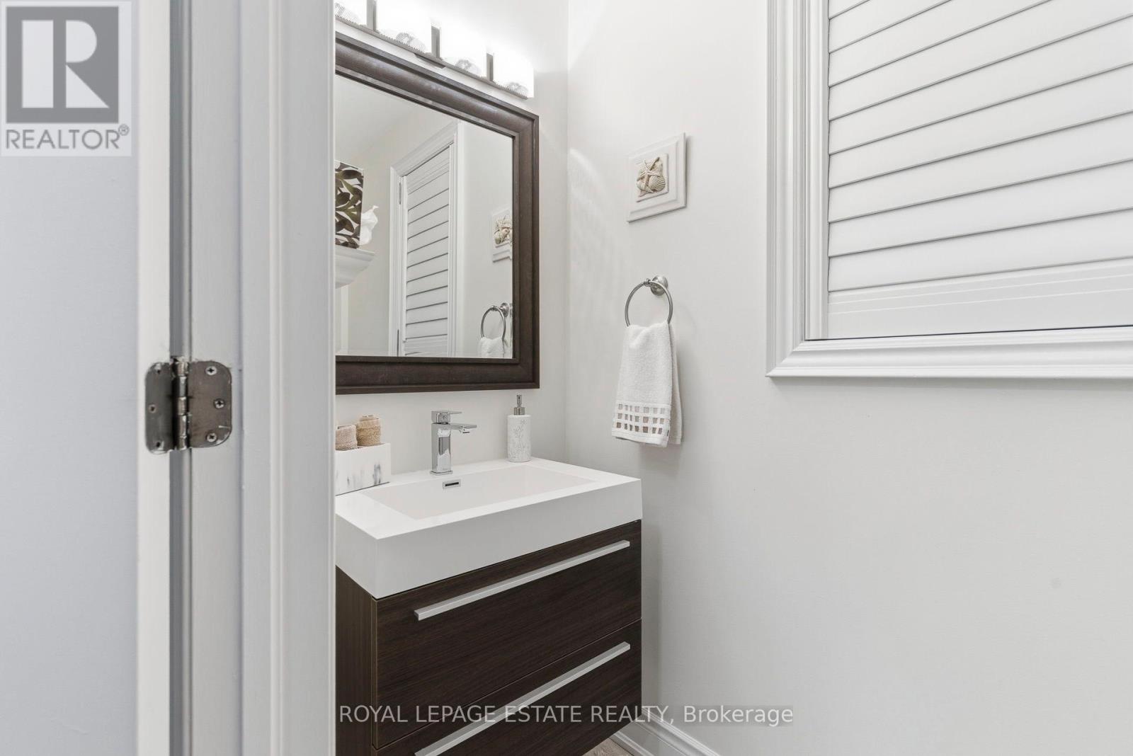 2372 Awenda Drive, Oakville, Ontario  L6H 7P7 - Photo 18 - W12924544