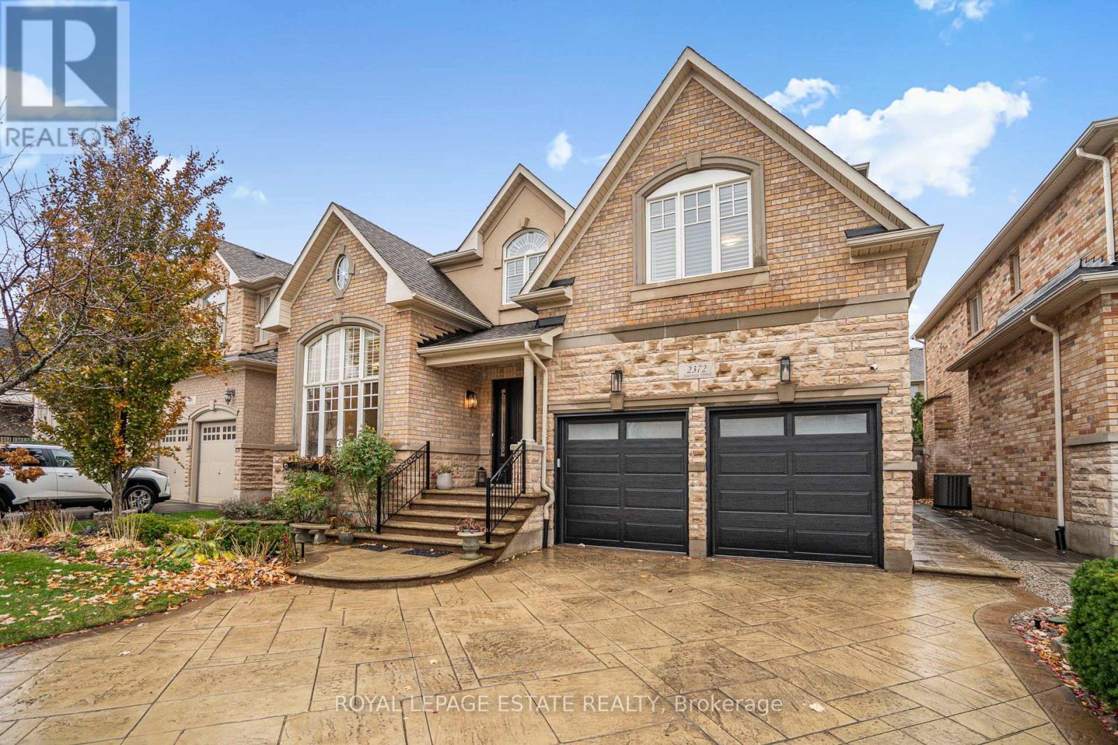 2372 Awenda Drive, Oakville, Ontario  L6H 7P7 - Photo 2 - W12924544