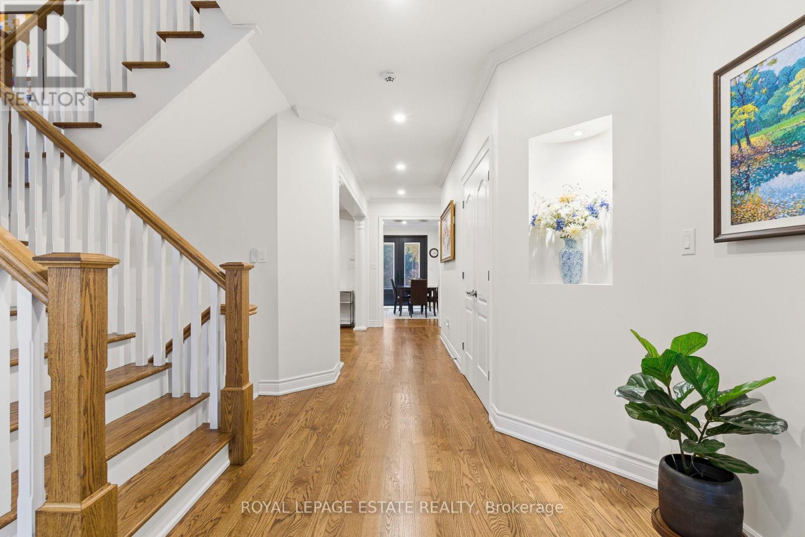 2372 Awenda Drive, Oakville, Ontario  L6H 7P7 - Photo 5 - W12924544