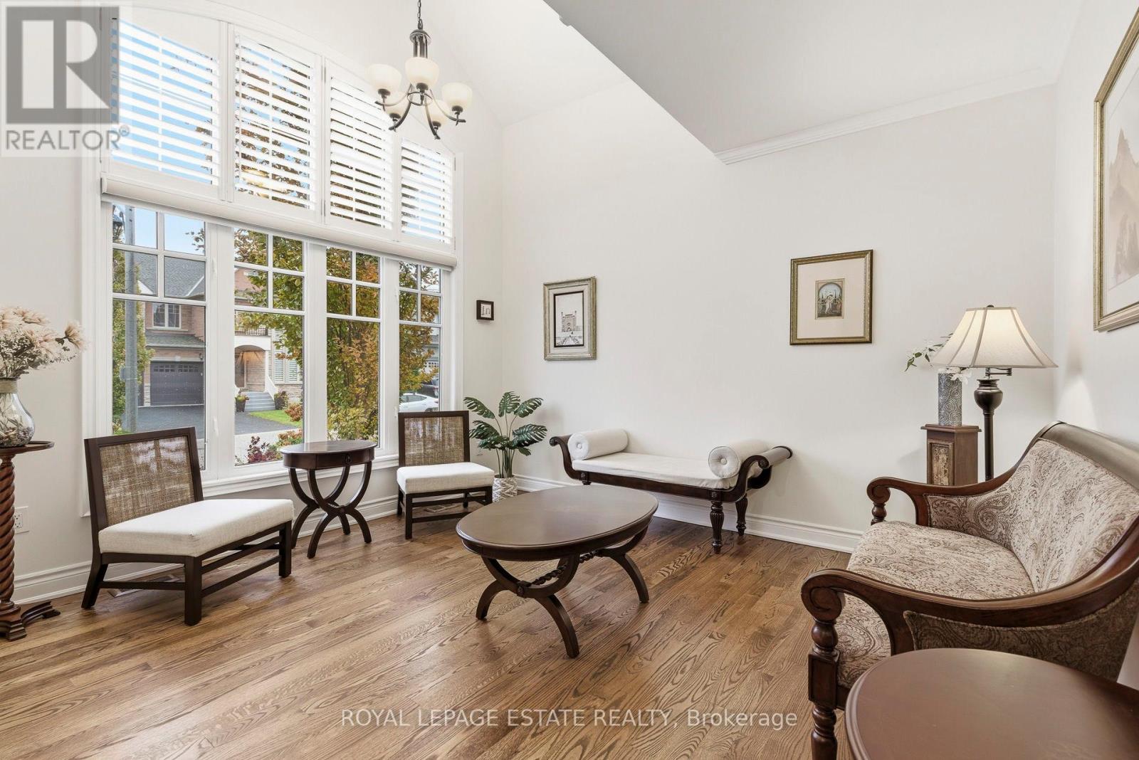 2372 Awenda Drive, Oakville, Ontario  L6H 7P7 - Photo 6 - W12924544