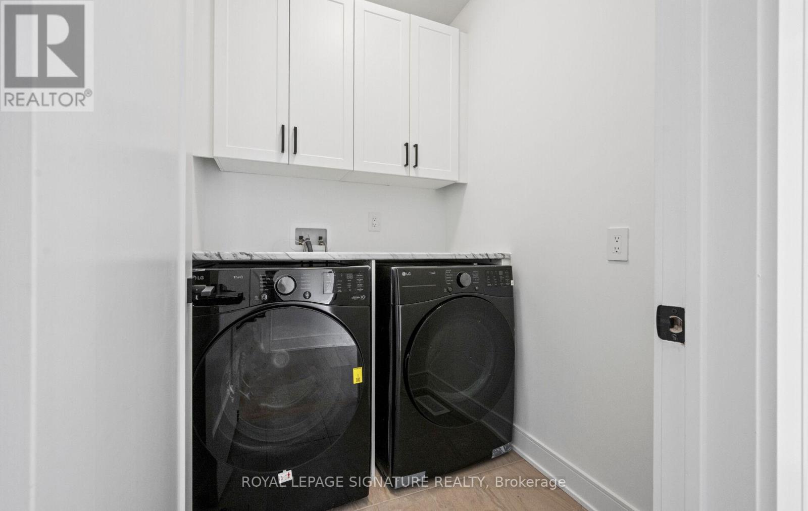 1553 Rothbury Crescent, Milton, Ontario  L9T 7E9 - Photo 39 - W12924554