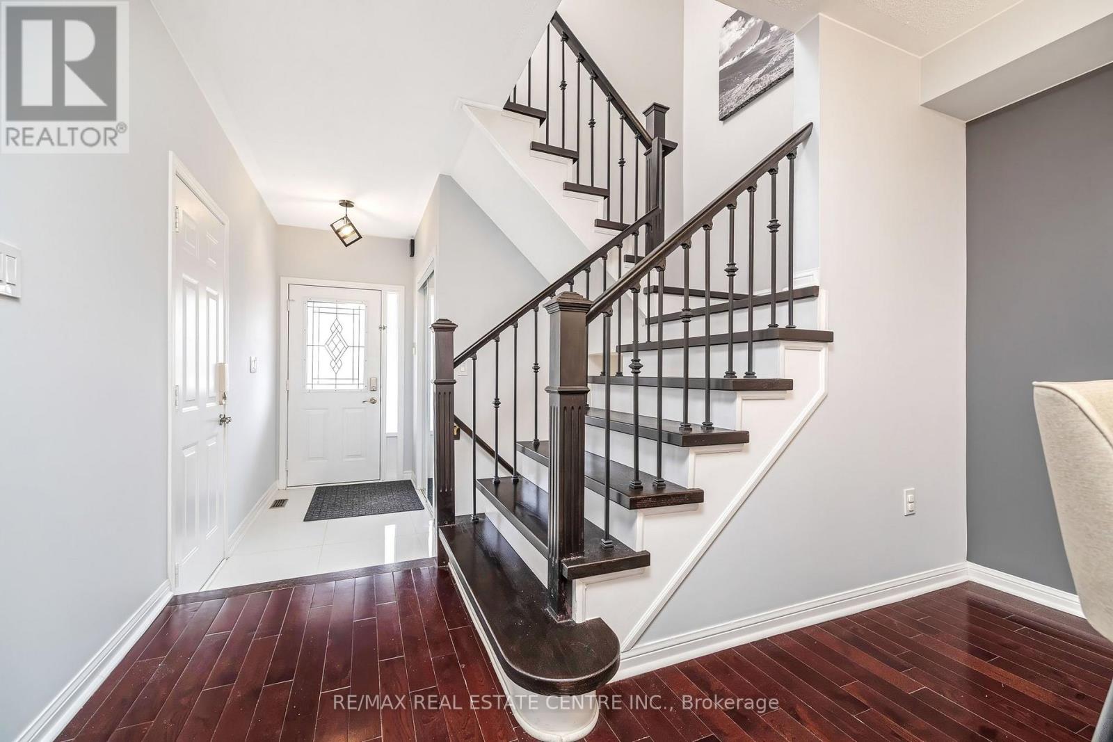 1617 Cartwright Crescent, Milton, Ontario  L9T 5N6 - Photo 13 - W12924556